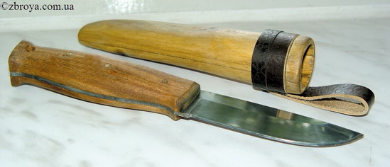 > <p>— Друзьями возвратятся оттуда, — говорили шутники, — закадычными. Вот увидите…</p><p> Впрочем, больше всех были удивлены сами виновники этого приказа. В университете стало известно, что профессор, неожиданно для себя узнав фамилию человека, предназначенного ему в товарищи по зимовке, не спал целую ночь. Воронов, как рассказывали, тоже был очень огорчен.</p><p> Но приказ есть приказ, и через несколько дней экспедиция университета в составе профессора Бурова и доцента Воронова отбыла в далекое Баренцево море, на остров, где этим двум ученым предстояло вместе прожить долгий арктический год.</p>