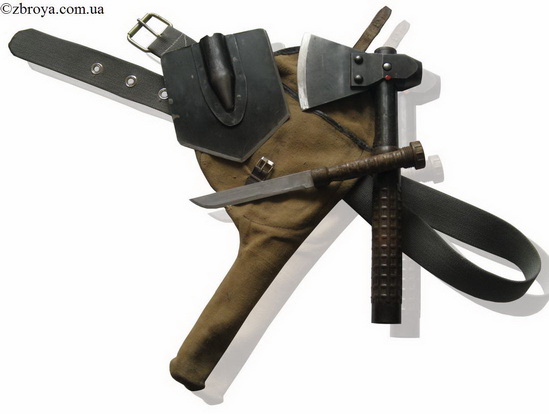 > <p>Форма его больше похожа на деревенский топор