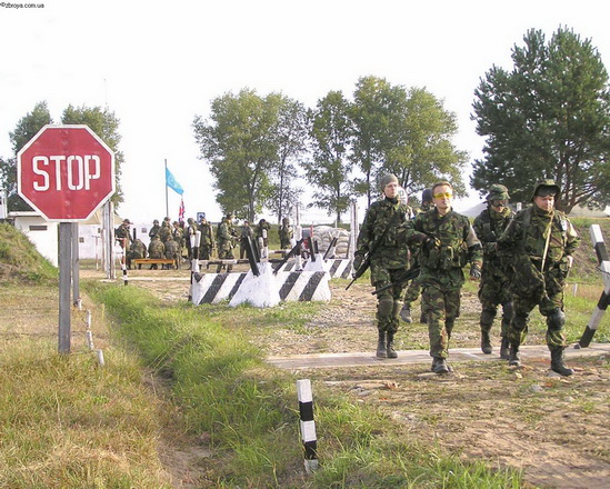 >Югославия в огне. Блок-пост войск ООН <p>Уже в 2000-ном году в донецком регионе прошла первая украинская страйкбольно-ролевая игра